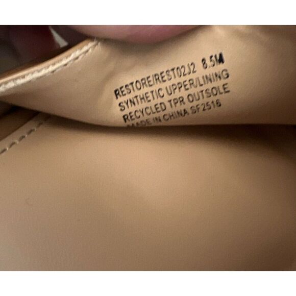 Cool Planet/Steve Madden Sz 8.5M Beige Patent Leather Restore Platform Sandals - Picture 11 of 11
